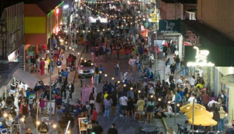 La ciudad encendió su Árbol de Navidad y dio inicio al “Mágico Diciembre”