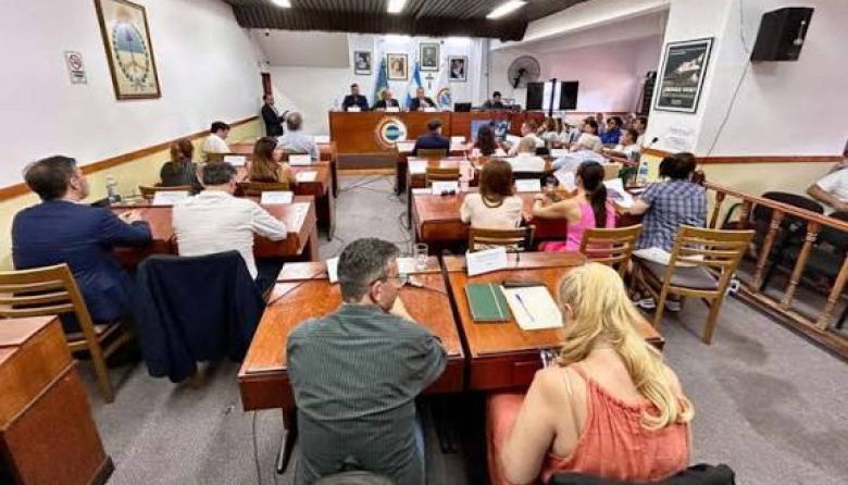 CONCEJALES MÓNICA CORREA Y MARTÍN FERNÁNDEZ DENUNCIAN "ILEGALIDAD MANIFIESTA" Y RECURREN A LA JUSTICIA PARA FRENAR EL AUMENTO DE TASAS 2026