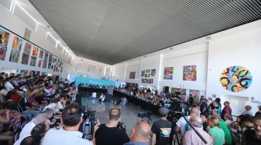Axel Kicillof se reunió en La Costa con intendentes bonaerenses y más de 200 productores de la región"