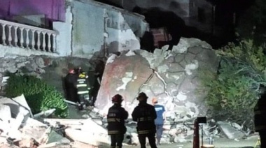 Se derrumbó otra casa sobre la playa en Mar del Tuyú y una persona resultó herida