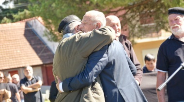 Con un llamado a mantener viva la memoria se homenajeó a los veteranos y caídos en Malvinas