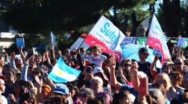 ACTO EN  LA COSTA EN ADHESIÓN A LA MARCHA  POR EL AJUSTE  A LA EDUCACIÓN PÚBLICA UNIVERSITARIA