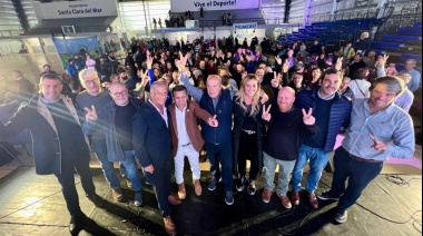 40 años de democracia: Juan de Jesús fue homenajeado en un emotivo acto junto al Gobernador Axel Kicillof e Intendentes de la región