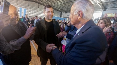 40 años de democracia: Juan de Jesús fue homenajeado en un emotivo acto junto al Gobernador Axel Kicillof e Intendentes de la región