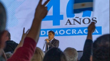 40 años de democracia: Juan de Jesús fue homenajeado en un emotivo acto junto al Gobernador Axel Kicillof e Intendentes de la región