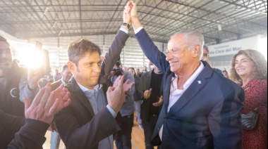 40 años de democracia: Juan de Jesús fue homenajeado en un emotivo acto junto al Gobernador Axel Kicillof e Intendentes de la región