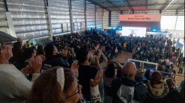 40 años de democracia: Juan de Jesús fue homenajeado en un emotivo acto junto al Gobernador Axel Kicillof e Intendentes de la región