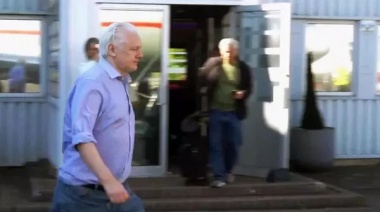 Julian Assange libre, el periodismo cautivo