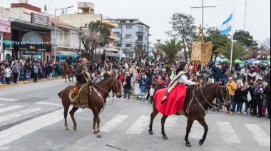Una multitud participó del acto en homenaje al General José de San Martín