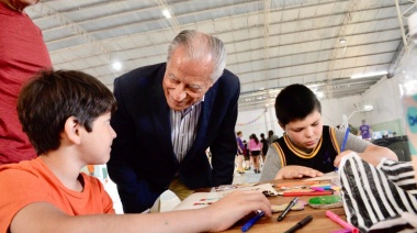Juan de Jesús: «Chicas y chicos hacen deportes, juegos y se integran en las colonias de verano»