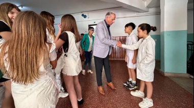 Autoridades municipales y provinciales acompañaron el inicio del ciclo lectivo en la Escuela Pública N°2 Serafín Dávila de San Clemente del Tuyú