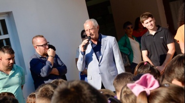 Autoridades municipales y provinciales acompañaron el inicio del ciclo lectivo en la Escuela Pública N°2 Serafín Dávila de San Clemente del Tuyú