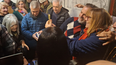 Gustavo Sylvestre presentó su libro en La Costa y fue distinguido como "Personalidad Destacada de la Comunicación