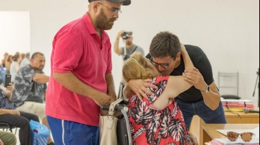 Cardozo acompañó a vecinos y vecinas de San Clemente en la firma de 76 escrituras de sus viviendas