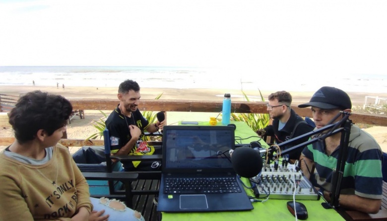 Las escuelas especiales del distrito ya tienen su propia radio escolar online
