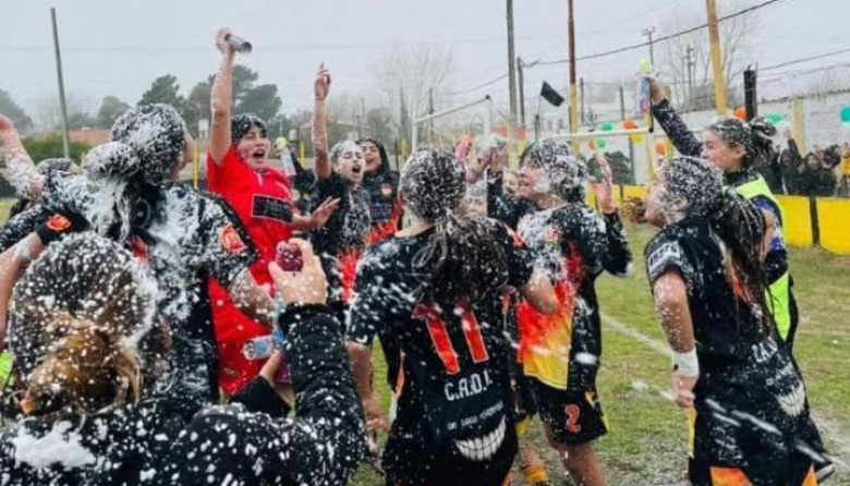 Se definieron dos campeonatos del fútbol femenino y se jugó la primera fecha del Senior
