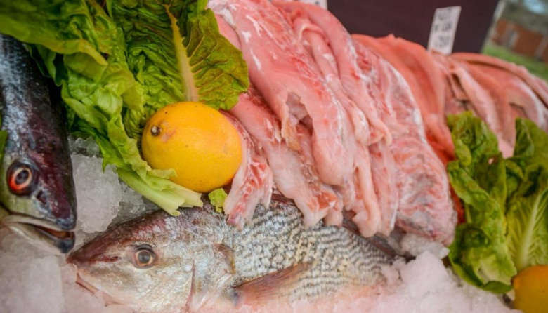 Del mar a la mesa: ya funcionan los puntos de primera venta de pescado artesanal en La Costa