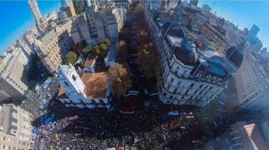 «Los pueblos siempre vuelven”, el mensaje de Cristina a una plaza colmada